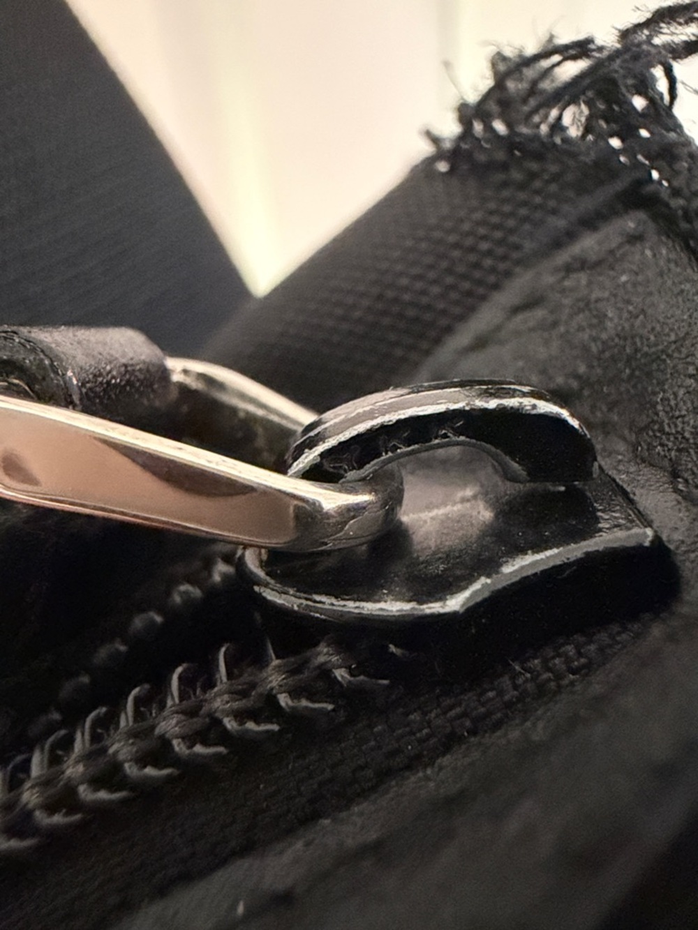 Authentic Gucci Nylon/Leather Messenger Shoulder Bag•Black•DAMAGED•See photos - Picture 6 of 15